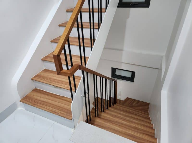 Hướng dẫn sử dụng mặt bậc cầu thang nhựa giả gỗ 2 Huong-dan-su-dung-mat-bac-cau-thang-nhua-gia-go