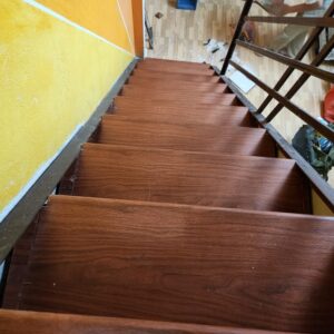 mat-bac-cau-thang-go-cong-nghiep