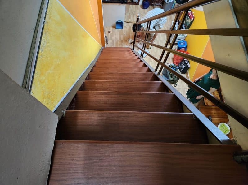 Mặt bậc cầu thang nhựa giả gỗ có nhiều kích thước để lựa chọn 3 mat-bac-cau-thang-nhua-gia-go-co-nhieu-kich-thuoc-de-lua-chon