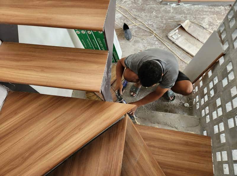 Mua mặt bậc cầu thang nhựa giả gỗ Pvc Composite ốp bậc cầu thang với 15 màu đẹp và cao cấp nhất 4 mua-mat-bac-cau-thang-nhua-gia-go-pvc-composite