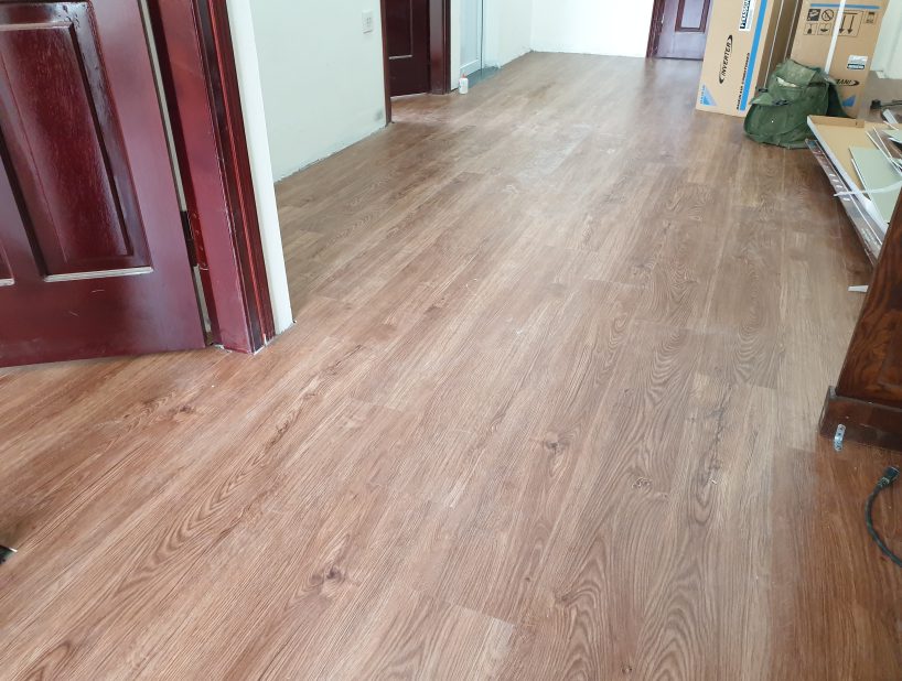 Sàn nhựa Maytab Sàn nhựa giả gỗ Maytab Sàn nhựa giả gỗ hèm khóa Maytab Báo giá Sàn nhựa Maytab 2mm 4mm 6mm 8mm Báo giá Sàn nhựa giả gỗ hèm khóa Maytab Glotex Kosmos Charm wood Hobi chống chịu nước nồm ẩm mối mọt tốt nhất giá rẻ bao nhiêu tiền 1m2 tại Hà Nội Long Biên Thanh Xuân Bắc Từ Liêm Ba Đình Cầu Giấy Đống Đa Hai Bà Trưng Hoàn Kiếm Hà Đông Tây Hồ Nam Từ Liêm Hoàng Mai Đan Phượng Gia Lâm Đông Anh Chương Mỹ Hoài Đức Ba Vì Mỹ Đức Phúc Thọ Thạch Thất Quốc Oai Thanh Trì Thường Tín Thanh Oai Phú Xuyên Mê Linh Sóc Sơn Ứng Hòa Sơn Tây Lào Cai Yên Bái Điện Biên Hoà Bình Lai Châu Sơn La Hà Giang Cao Bằng Bắc Kạn Lạng Sơn Tuyên Quang tp.HCM Quận 1 Quận 3 Quận 4 Quận 5 Quận 6 Quận 7 Quận 8 Quận 10 Quận 11 Quận 12 Tân Bình Bình Tân Bình Thạnh Tân Phú Gò Vấp Phú Nhuận thành phố Thủ Đức HCM 3 Sàn nhựa Maytab giả gỗ