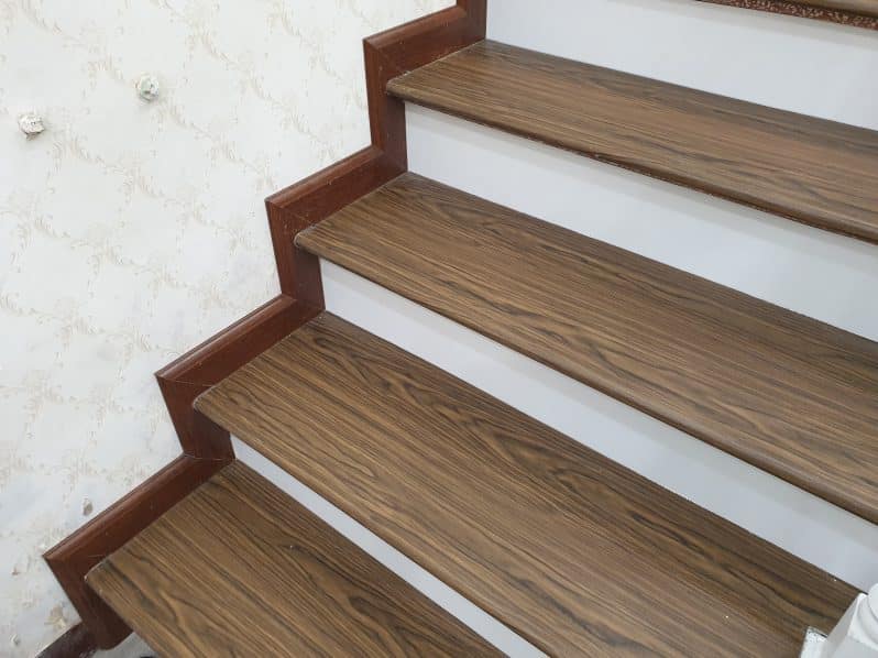 Sử dụng mặt bậc cầu thang nhựa giả gỗ với 8 ưu điểm vượt trội 3 Su-dung-mat-bac-cau-thang-nhua-gia-go