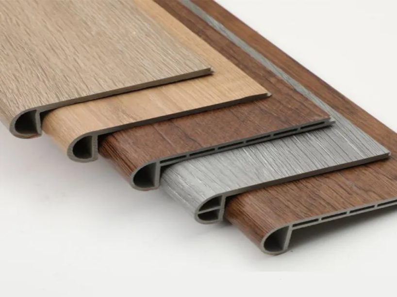 Sua bac cau thang nhua gia go